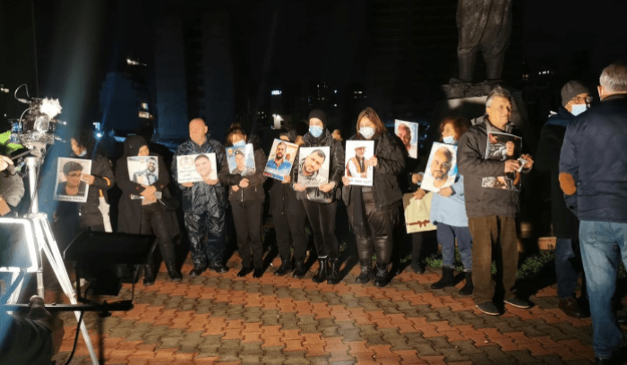 جمعية أهالي شهداء المرفأ من أمام تمثال المغترب: لماذا تحاولون تمييع قضيتنا وتضييع الحقيقة؟