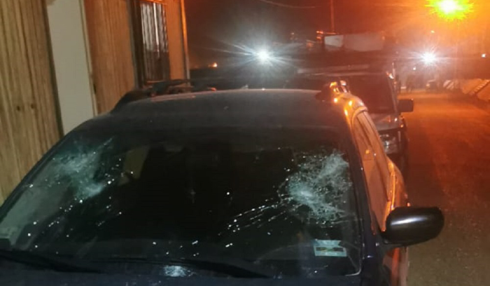 بالصور: اعتداء على معمل وعمال كهرباء زحلة!