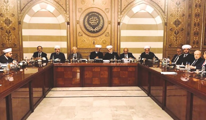 استمرار التراشق «بالاجتهادات» الدستورية.. مرشح رئاسي يشير إلى زوجته «الإيرانية» وسيدتان تعتزمان منافسته<br />
الفريق الرئاسي يواصل الترويج لحكومة انتقالية.. وبري يخرج عن صمته الأربعاء