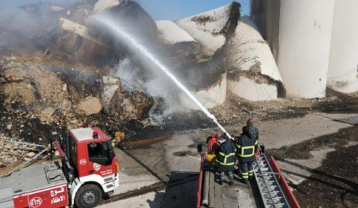 بلدية بيروت: فوج الإطفاء سيتسمرّ بعمليات التبريد للقضاء على مصدر النيران