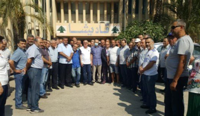اعتصام لعمال شركة كهرباء قاديشا مطالبين بقبض رواتبهم