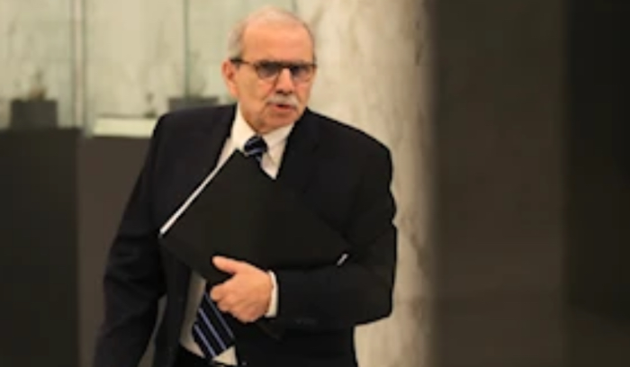 ربع الساعة الأخير طيّر إعلان الحكومة وعون يدخل على خط المعالجة