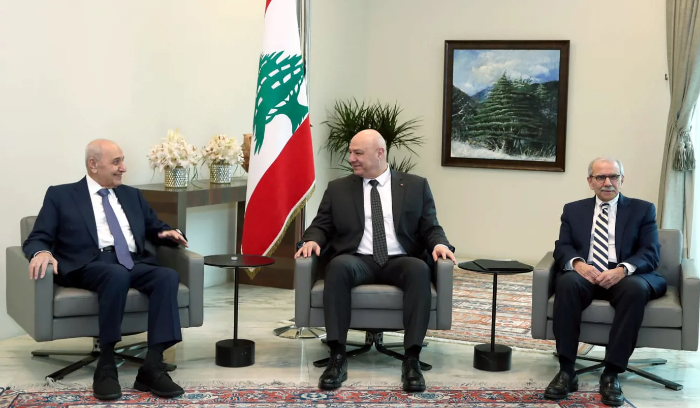 تعثر ولادة الحكومة... «شياطين» اميركية او عناد داخلي؟<br />
سلام يُجهض توافق عون وبري على «الشيعي» الخامس<br />
اورتاغوس في بيروت ومواجهات خطيرة على الحدود الشرقية