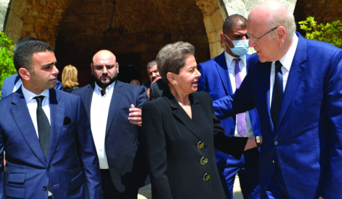 الحكومة: إيجابيات تمحوها سجالات.. الرئــــاسة: مفاجآت .. الدولار الجمركي كرة نار