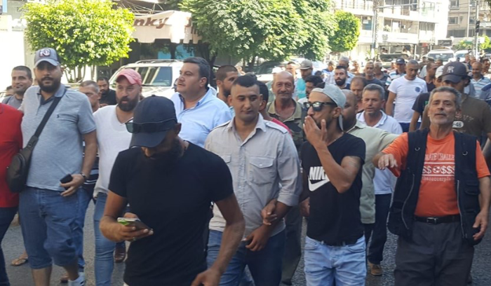 مسيرة  لعمال البلدية في طرابلس