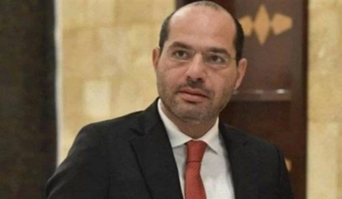 مراد دعا الى إبعاد السياسة عن التربية