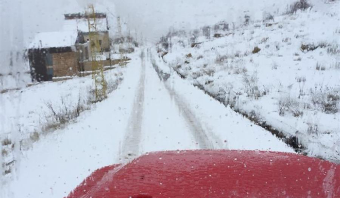الثلج يقطع طرقًا في الشوف ويعطل المدارس
