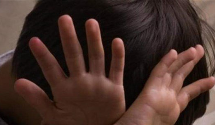 تحرّش بقاصر واعتدى عليه جنسيًّا!
