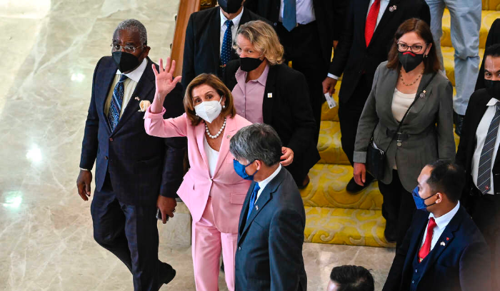 بيلوسي في تايوان: الجزيرة لن تتراجع أمام التهديدات