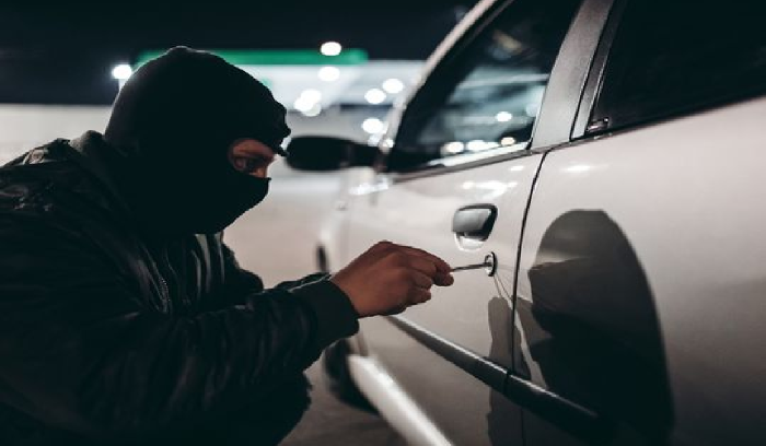 سرقة سيارة من العقيبة