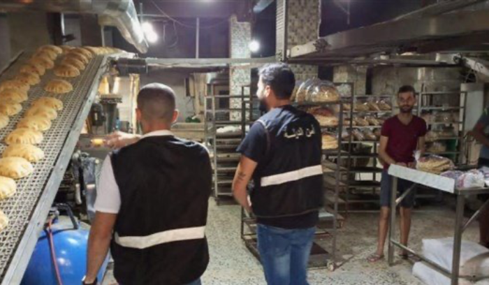 أزمة الخبز إلى الحلحة.. سلام: لن نرحم سارقي لقمة العيش