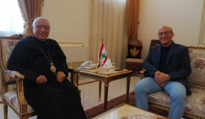العبسي استقبل نقيب الاطباء الجديد وزوارا