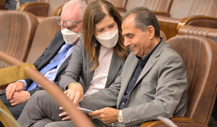 مهزلة تشريعية وأوروبا تمدد للعقوبات اللبنانية