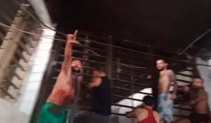 بالفيديو: فوضى في سجن رومية… “اختقنا جوّا وعم نموت”
