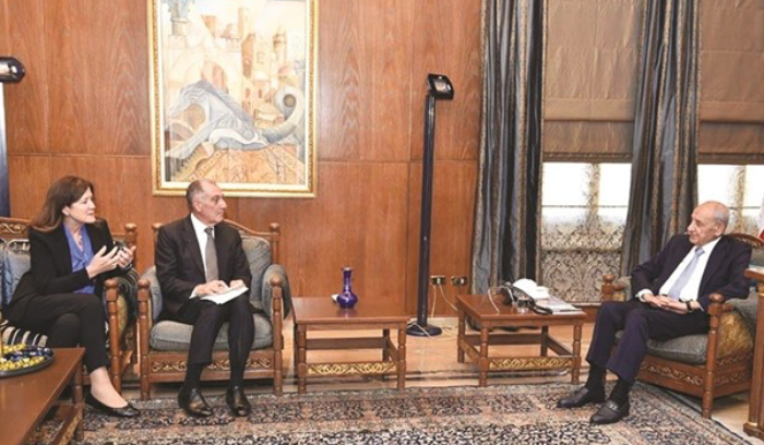 الموفد الفرنسي دوكان آتٍ ليرى ويعرض وينصح.. والوزير سلام: «سلطة الوصاية» لم تعطِ الإذن بتشكيل الحكومة!<br />
واشنطن تضغط على الرؤساء لتسريع الإصلاحات و«الحكومة» وبري لغبريال: لم يعد من وقت للمماطلة بترسيم الحدود