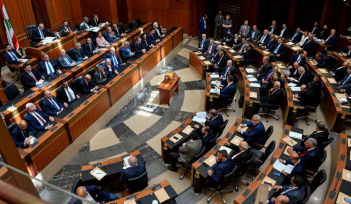 البرلمان اللبناني يستبق مهلة انتخاب الرئيس بـ«تشريع الضرورة»