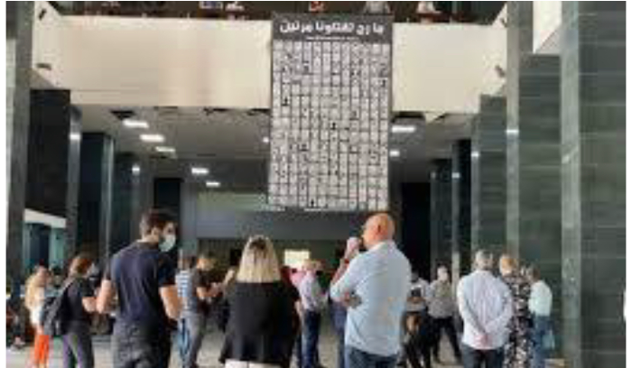 مؤسسات الدولة مهددة بالتوقف والإعتراضات تتوالى<br />
من يقف خلف الهندسات المصرفية لرواتب القضاة؟