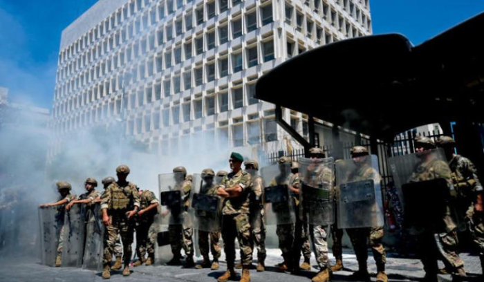 المغتربون مصدر وحيد للعملات الصعبة إلى لبنان<br />
الرئيس السابق لـ«الرقابة على المصارف» لـ «الشرق الأوسط» : الإنقاذ المالي يبدأ باستعادة الثقة في القطاع المصرفي