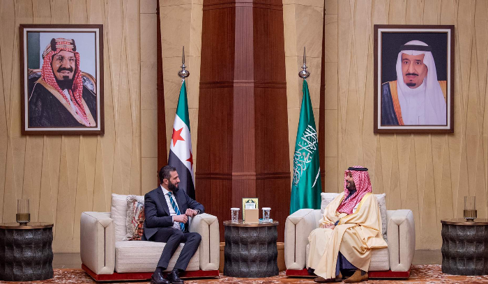 لقاء سعوديّ سوريّ… والشرع: ناقشْنا خططًا مستقبليةً موسَّعة في مجالاتِ الطاقةِ والتقانة والتعليمِ والصحة