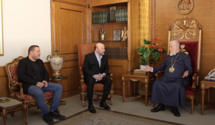 الرياشي يعزي بطريرك الأرمن الأورثوذكس ويؤكد ضرورة محاسبة القتلة