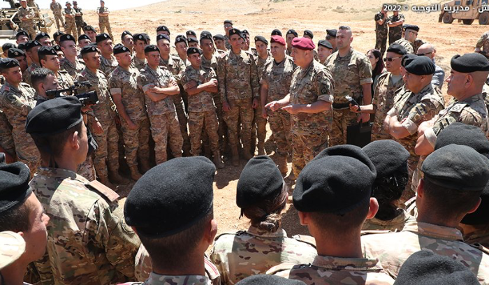 قائد الجيش: المرحلة صعبة وتحتاج إلى أقصى درجات الوعي