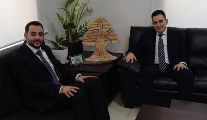 الحاج بحث مع أبو حيدر في كيفية التخفيف من حدة الأزمات الاقتصادية والمعيشية