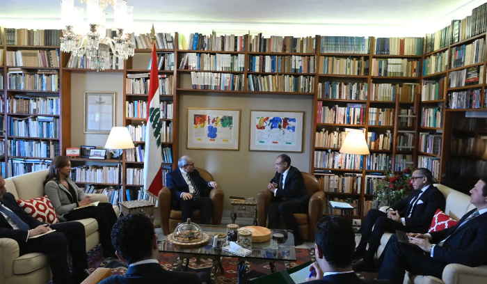 تكثيف المشاورات الحكومية لا توقفه التحذيرات الأميركية