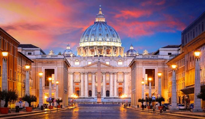 سيارة تقتحم طوق الفاتيكان الأمني… وإطلاق نار!