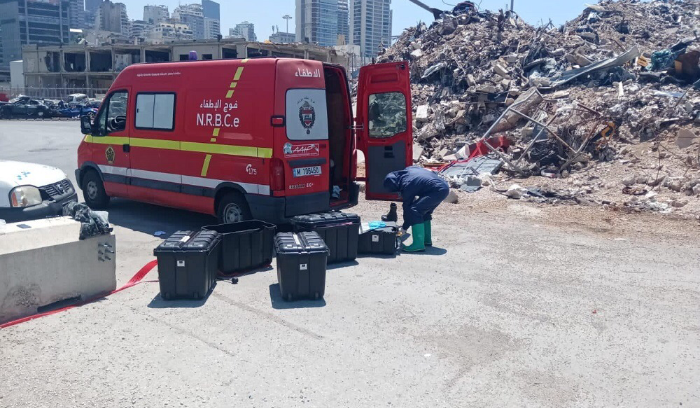 تسرب لحمض الكبريت في مرفأ بيروت… وفوج الإطفاء يتحرك