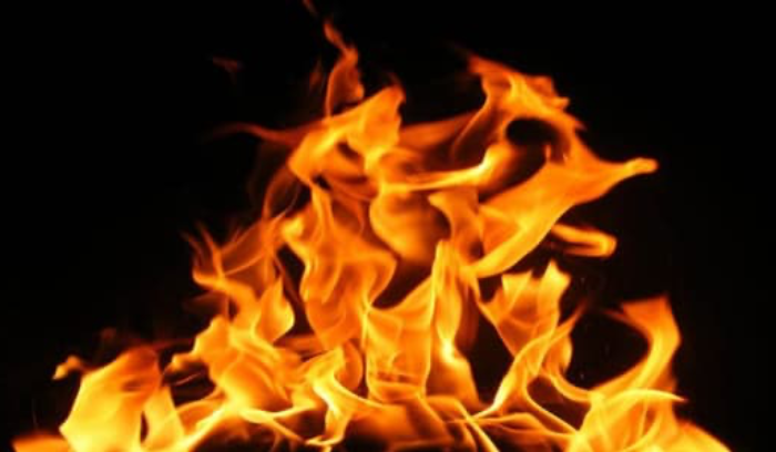 حريق داخل شقّة... ووفاة العائلة اختناقاً