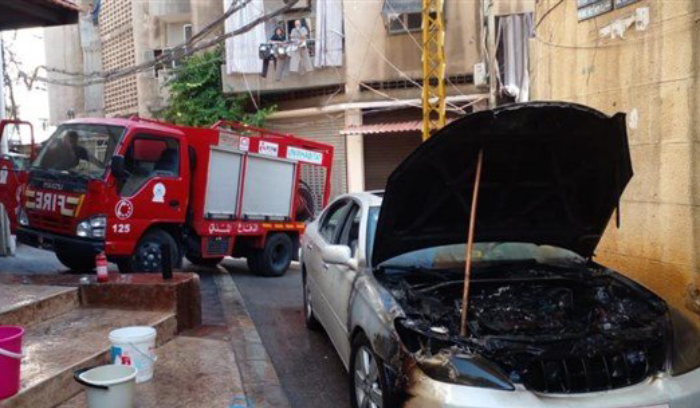 بالصّورة: إخماد حريق داخل سيارة
