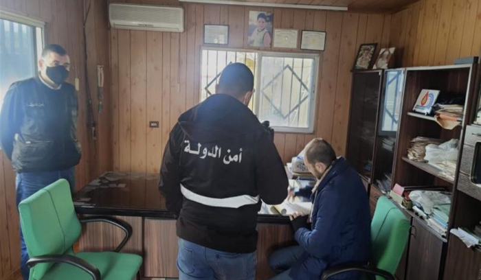 أمن الدولة يداهم مكتب كاتب عدل ويوقف متورطين