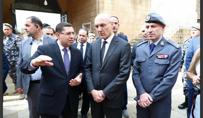 لبنان يطلب من رئيس لجنة المراقبة تفعيل الآلية وإلزام إسرائيل باحترام الإتفاق<br />
<br />
سلام: حزب الله خلف الدولة.. وملف الرواتب أمام مجلس الوزراء بعد غد