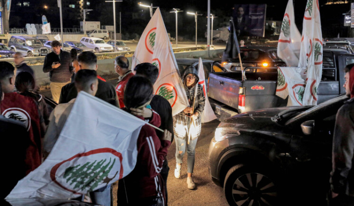 «القوات» والدولار: «هَيك بينزل»