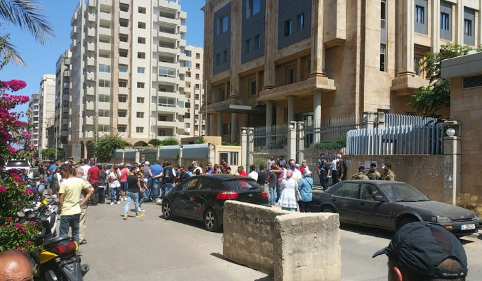 اعتصام لعمال وموظفي المعاينة الميكانيكية في طرابلس