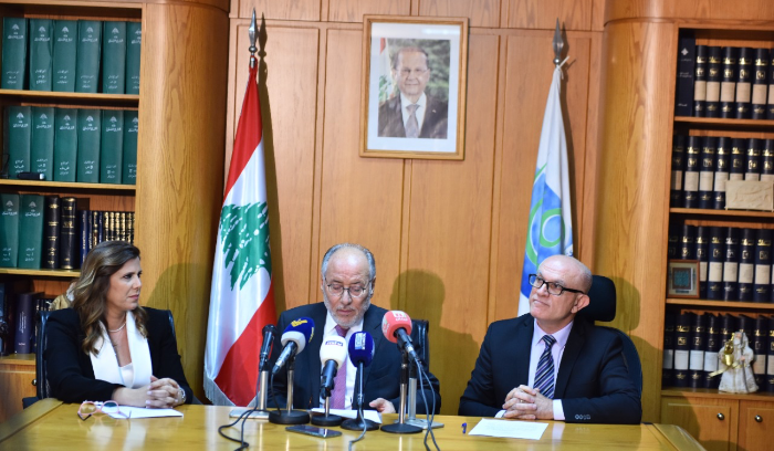 الحلبي في حفل تسليم رئاسة المركز التربوي بين نهرا وإسحق:<br />
لن نسمح لأحد بأن يهز الكيان التربوي مهما بلغت حدة المحاولات