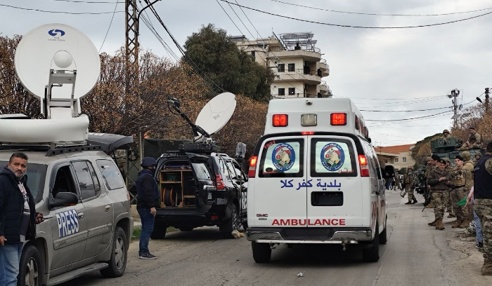 جرحى بين أهالي كفركلا المتجمهرين في برج الملوك
