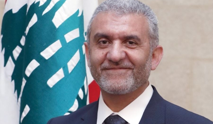 دراسة لوزير العمل عن الوضع القانوني للعاملين في اهراءات الحبوب في مرفأ بيروت