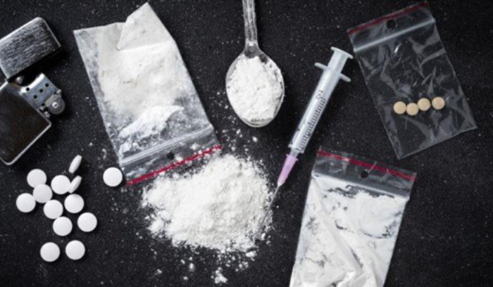 دهم منزل وضبط مخدرات