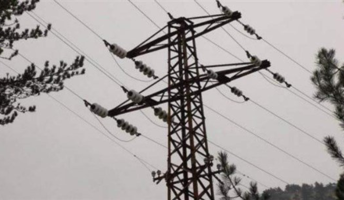 سرقة عمود وخطوط توتر عالٍ في مركبتا - المنية