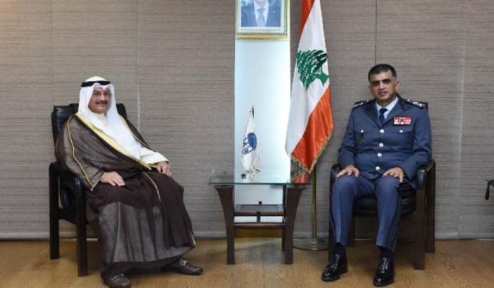 الأوضاع العامة بين اللواء عثمان وسفير الكويت