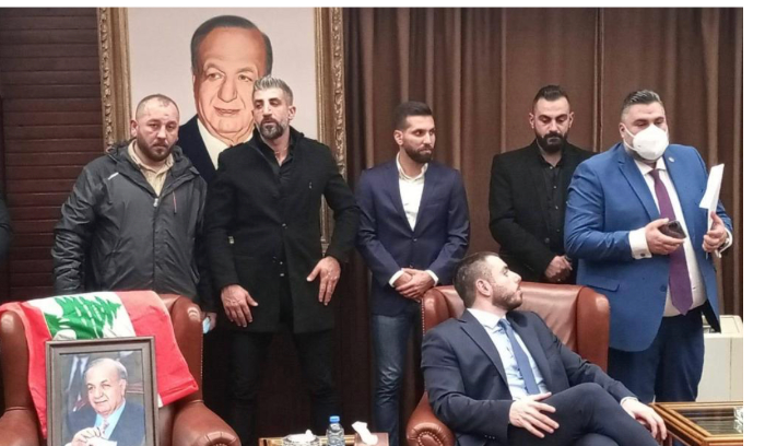 المرّ الحفيد عن 