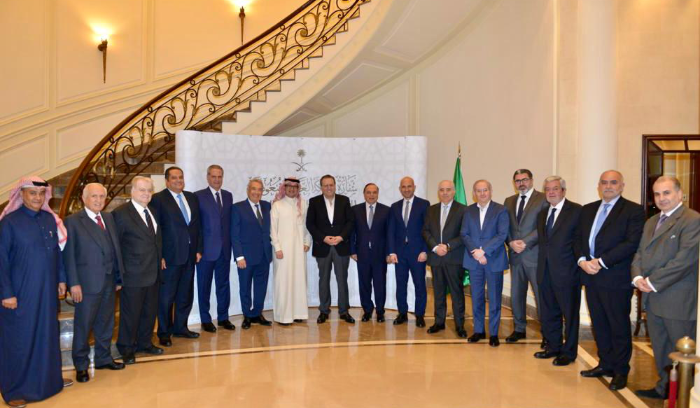 بخاري يقيم إفطاراً رمضانياً على شرف قيادات إقتصادية