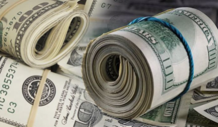 كم بلغ سعر الدولار ظهرا؟