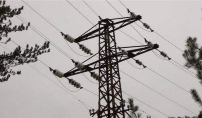 سرقة أسلاك كهربائية في المنية