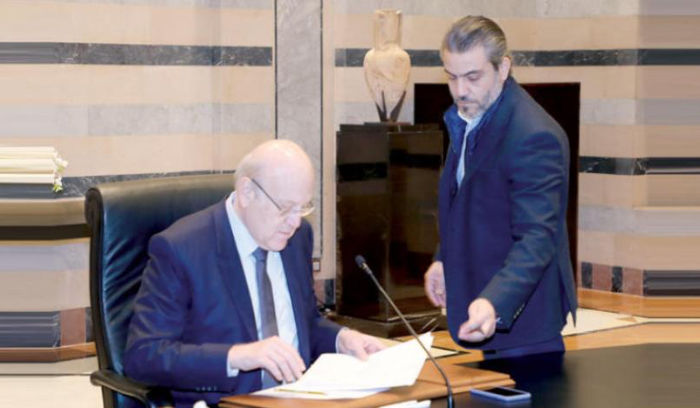 الحكومة اللبنانية تفشل في معالجة تداعيات القرارات القضائية بحق المصارف<br />
ميقاتي أكد ضمان أموال 90% من المودعين