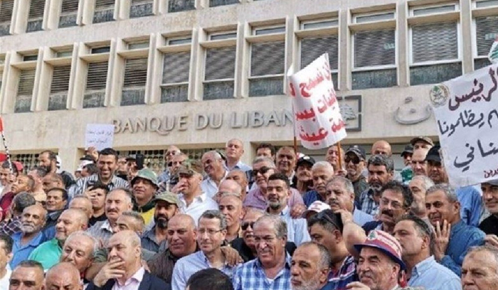 موظفو القطاع العام والمتقاعدون يطالبون بحقوقهم الممنوحة لهم من دون سقوف
