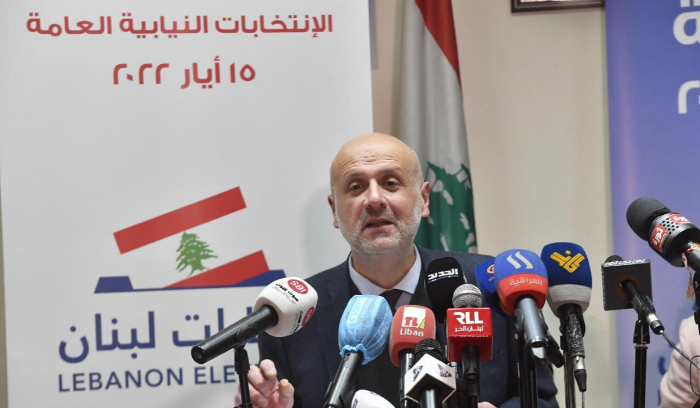 1043 مرشحاً والسنيورة يدير المعركة 