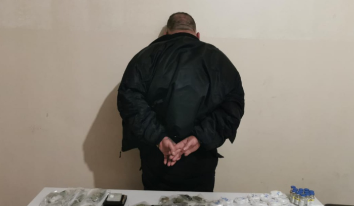 المجموعة الخاصّة في وحدة الشّرطة القضائيّة أوقفت شخصًا يروّج المخدّرات على متن سيّارة أجرة