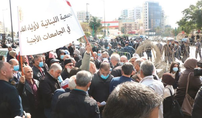 لودريان في بيروت قبل نهاية الشهر دعماً للانتخابات.. وقزي: باسيل التقى هوكشتاين في ألمانيا وكان التراجع إلى الخط 23 الحدودي<br />
احتدام الصراع بين «الرئاسة» وحاكمية مصرف لبنان على الحلبة القضائية